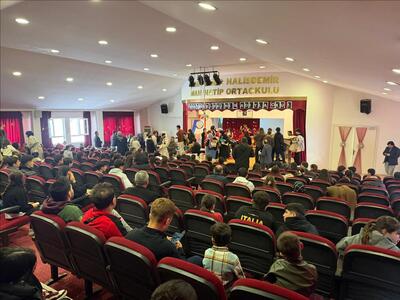 kariyer-gelistirme-ofisimizden-cizre-de-yetim-ogrencilere-hediyelesme-programi-