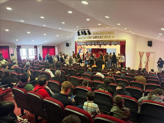 kariyer-gelistirme-ofisimizden-cizre-de-yetim-ogrencilere-hediyelesme-programi-